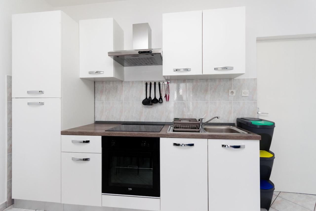 Apartments Luka Supetarska Draga Extérieur photo